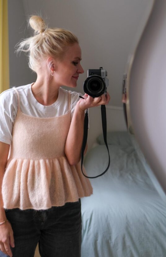 Knitted top women's pattern