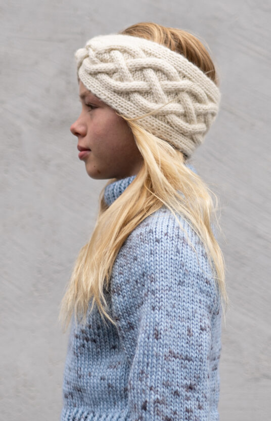 strikkeoppskrift pannebånd barn flettestrikk gavestrikk barn