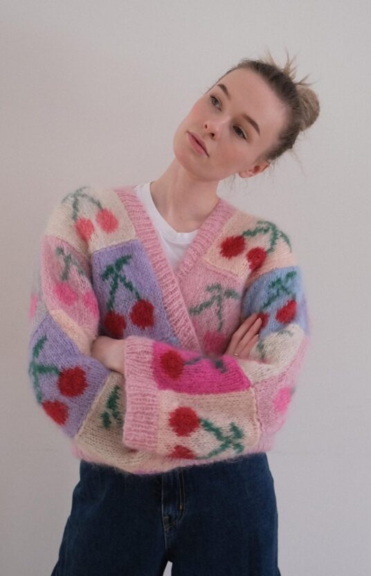 strikkejakke fargerik oppskrift