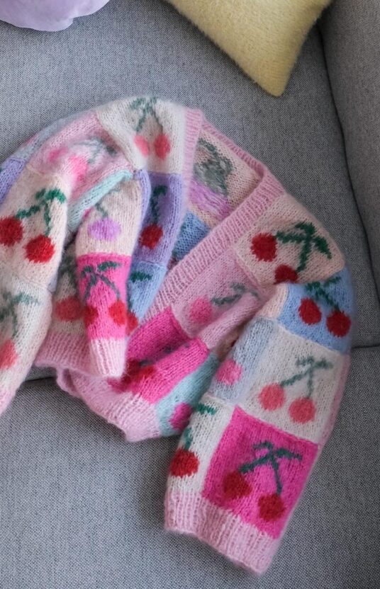 strikkejakke fargerik oppskrift bestemorruter