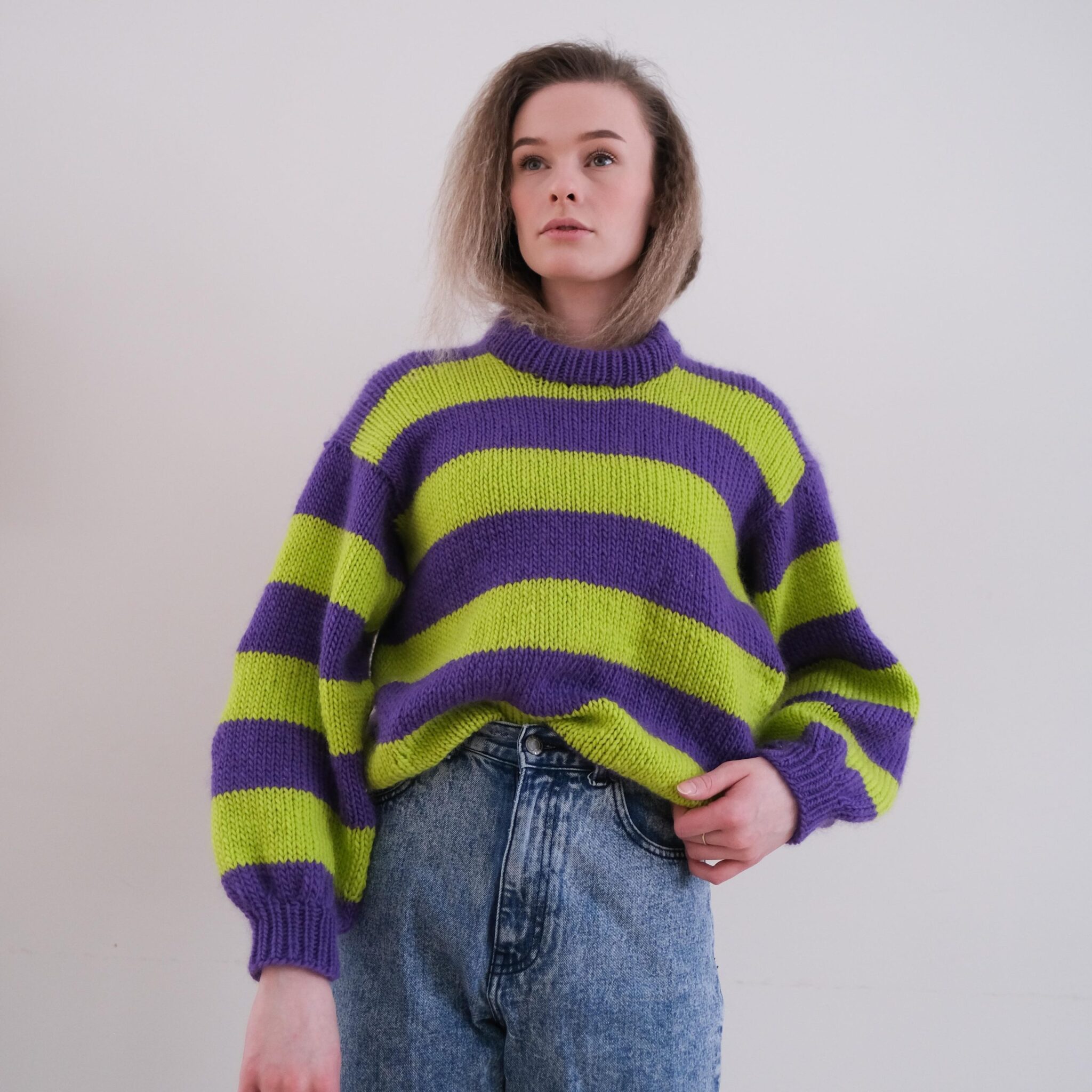 197284-Smoothie-genser-strikkeoppskrift-9 - HipKnitShop fargerik strikkegenser oppskrift