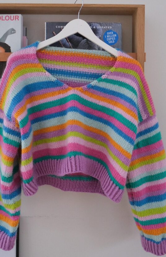 strikkegenser dame oppskrift striper