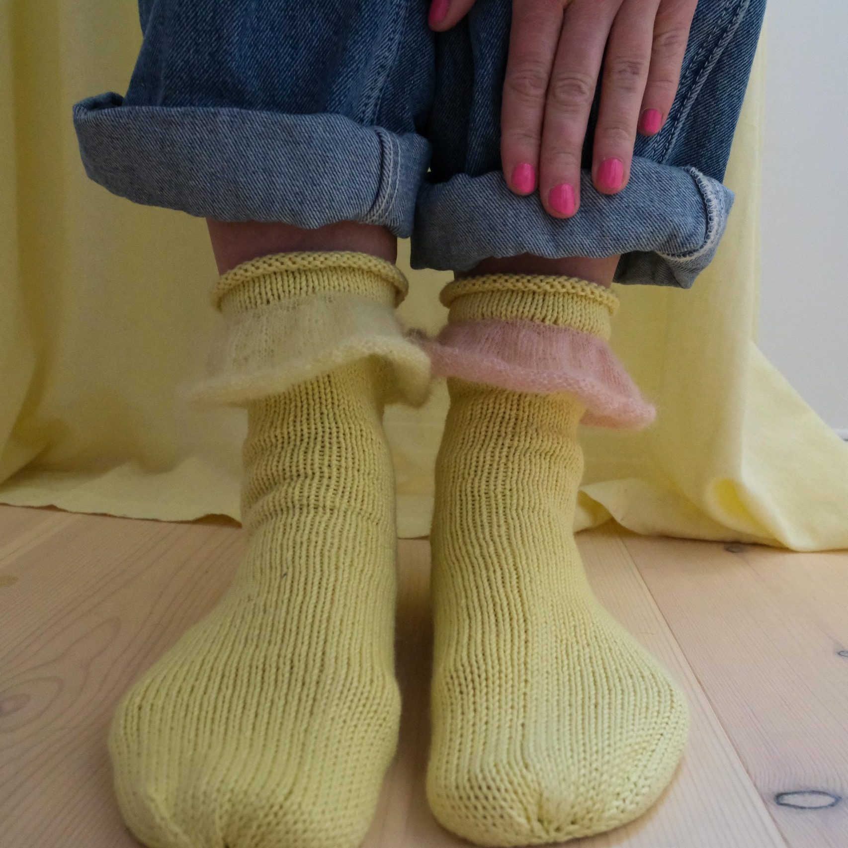 200604-Milla-socks-strikkeoppskrift - HipKnitShop ullsokker strikkeoppskrift