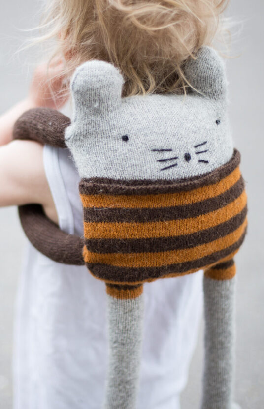 Backpack knitted toy knitting pattern