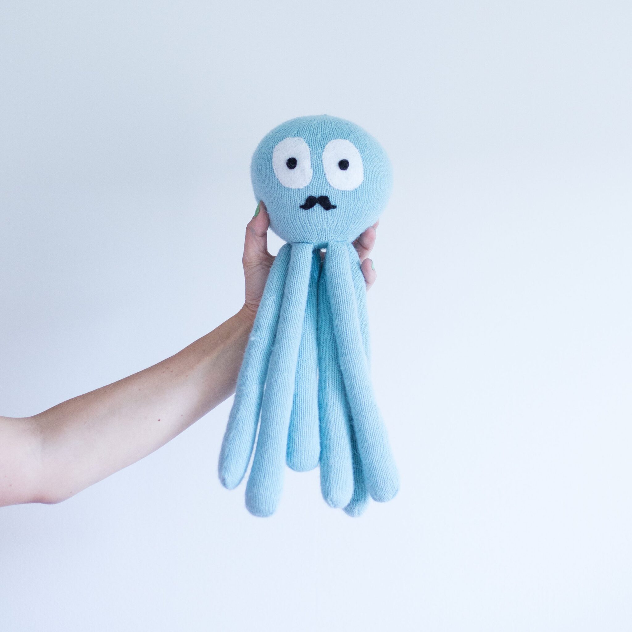25307-Edgar-blekksprut-strikkeoppskrift-4 - HipKnitShop Knitted toy octopus