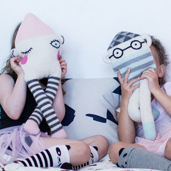 25348-Strikk-en-bestevenn-Strikkehefte - HipKnitShop handmade toy