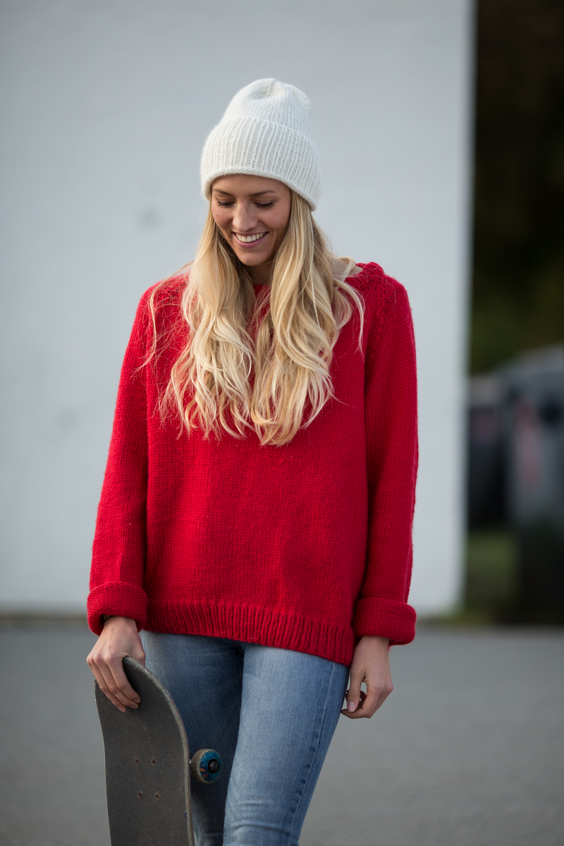 25466-Agnes-genser-strikkeoppskrift - HipKnitShop sweater knitting pattern women