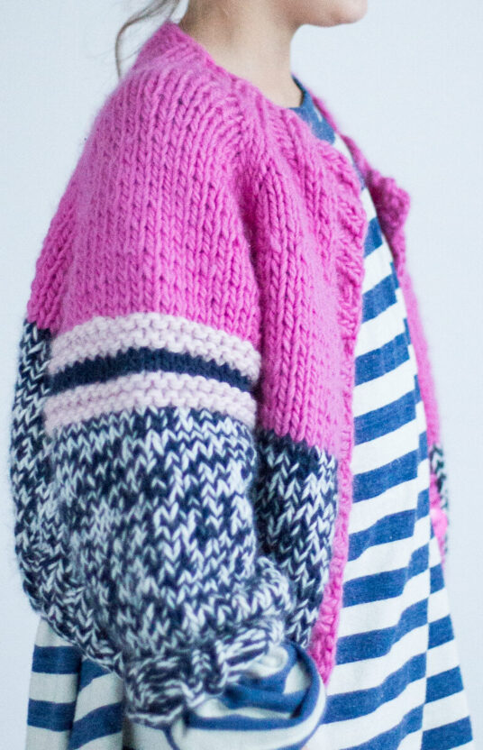 strikkeoppskrift jakke cardigan jente