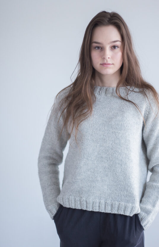 strikkesett genser dame raglan grå