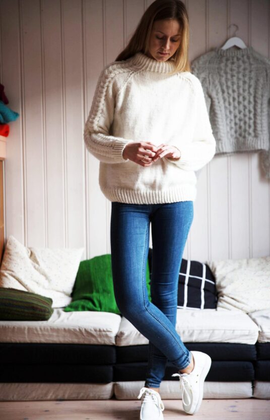 26042-The-Catharina-genser-kit-4 - HipKnitShop genser dame garnpakke