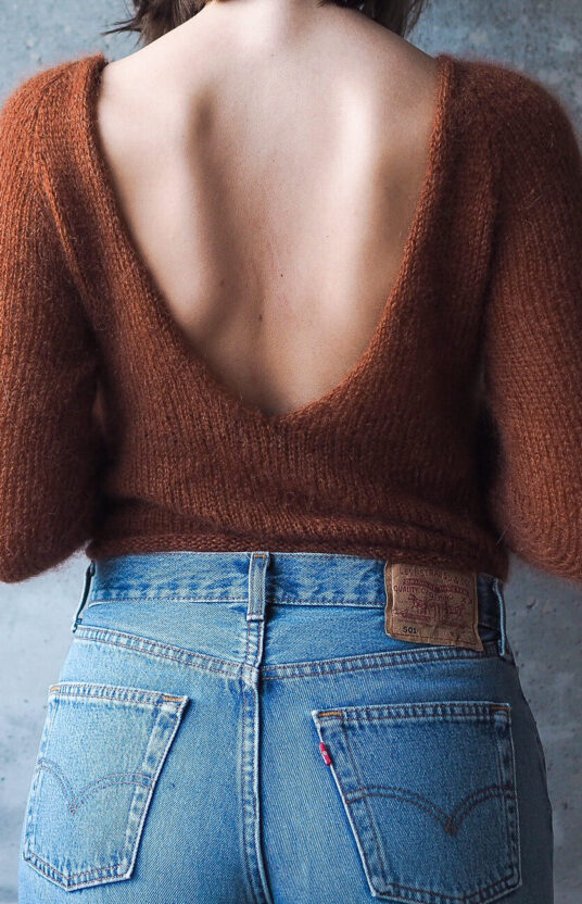 strikkegenser åpen rygg oppskrift