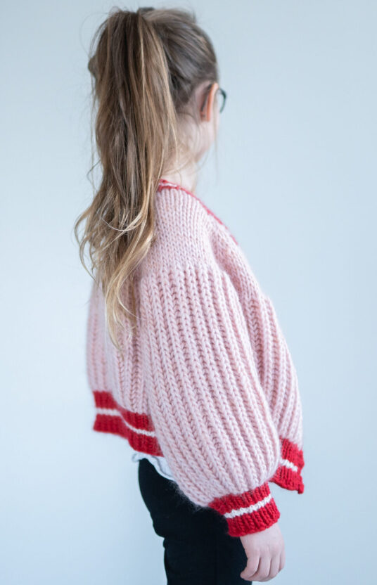 strikkejakke til jente oppskrift