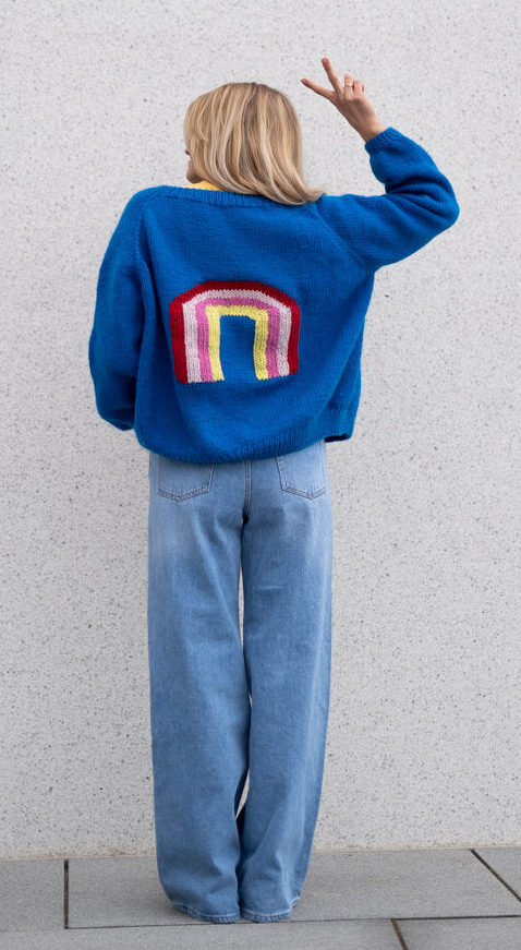 27617-Regnbuejakke-strikkeoppskrift-9 - HipKnitShop knitted cardigan rainbow