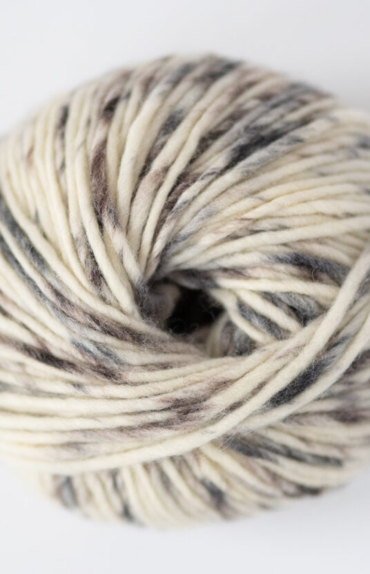 sprinkle yarn grey and brown