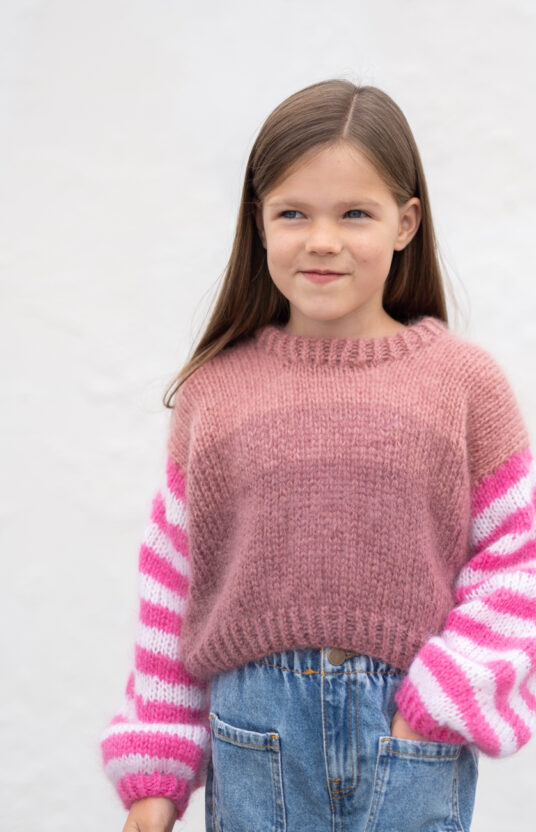 27955-Paradise-genser-barn-strikkeoppskrift-26 - HipKnitShop Barnestrikk HipKnitShop_-44