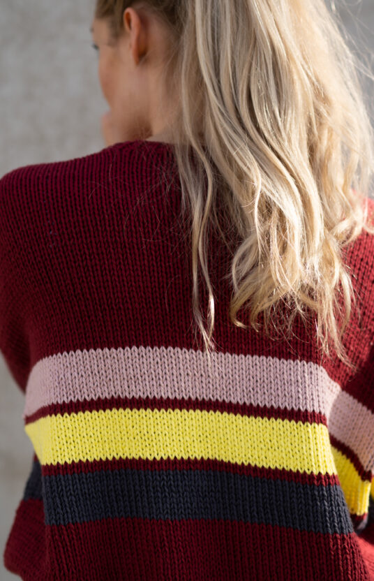 28030-Chloe-college-genser-strikkeoppskrift-5 - HipKnitShop cotton sweater stripes knitting pattern