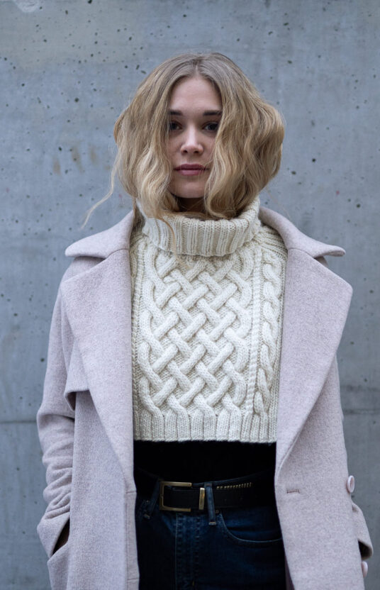 hals strikkeoppskrift fletter