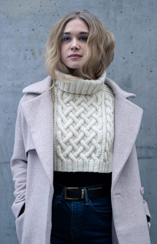 strikket hals med fletter oppskrift