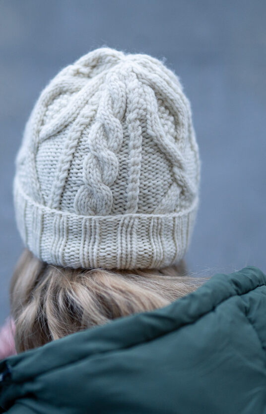 28424-Snodans-lue-kit-2 - HipKnitShop cableknit hat pattern