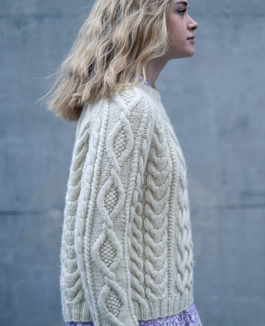 28456-Snodans-genser-kit-3 - HipKnitShop flettegenser strikkeoppskrift