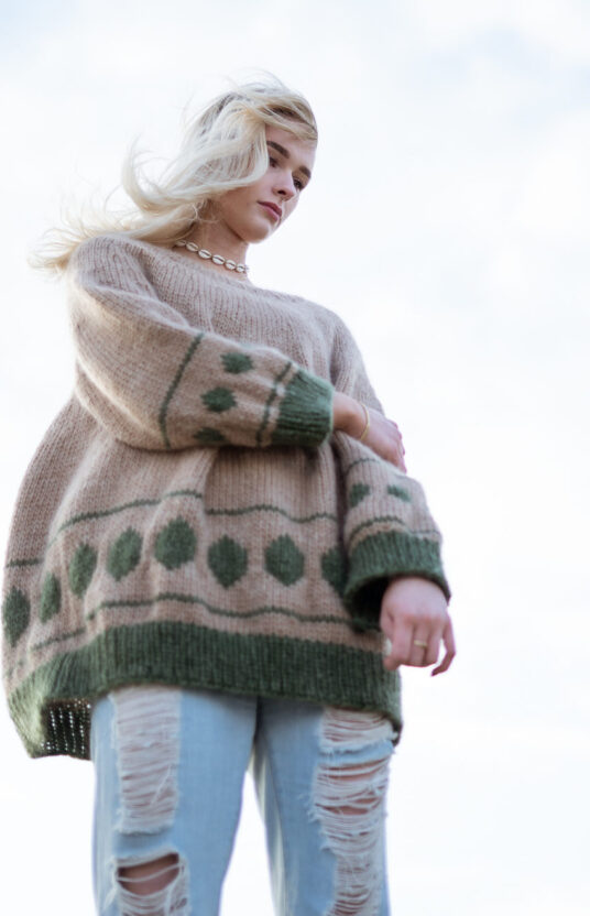 strikkeoppskrift rundfelling genser dame