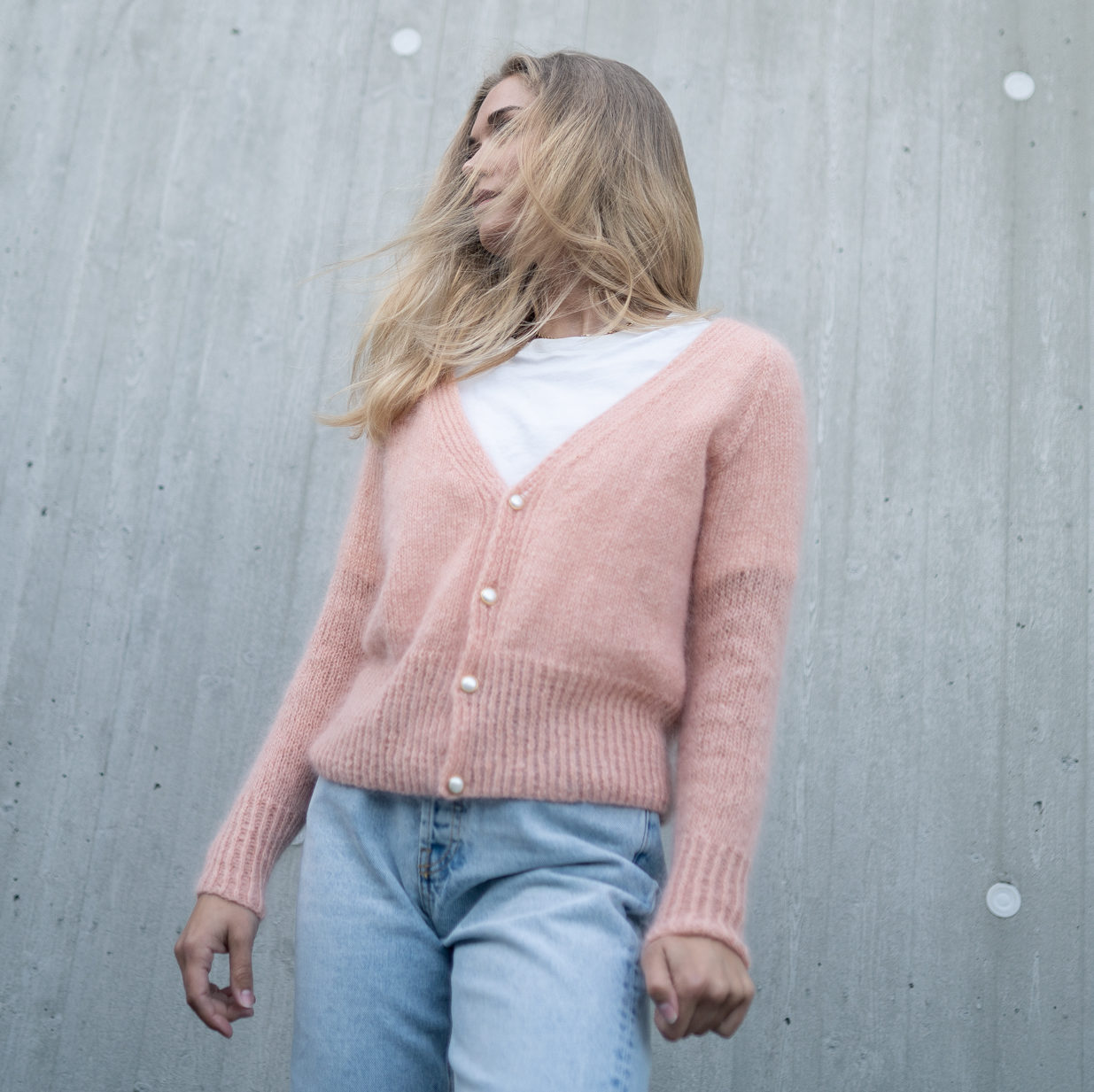 29244-Eben-Cardigan-strikkeoppskrift-4 - HipKnitShop strikkeoppskrift cardigan dame