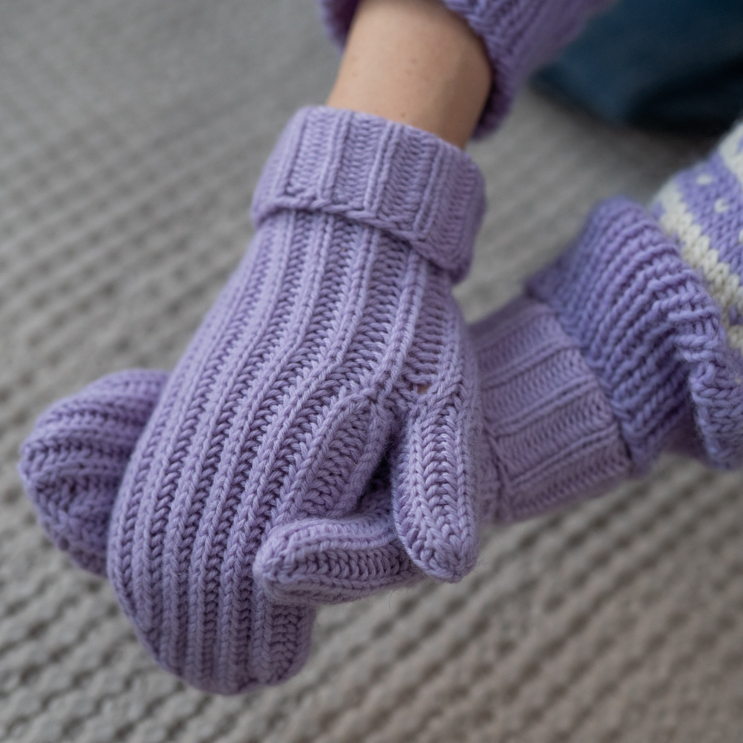 29745-Pop-Brioche-votter-kit-3 - HipKnitShop knitting patterns mittens brioche stitches