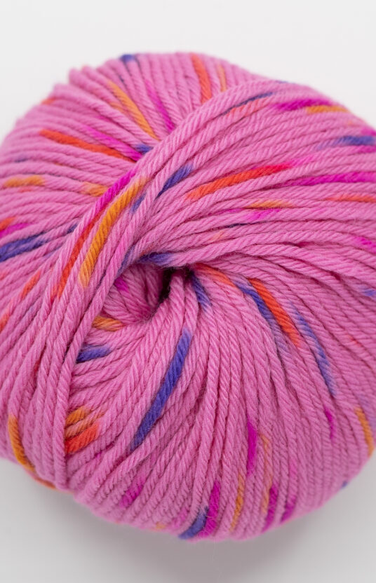 håndfarget garn merino rosa
