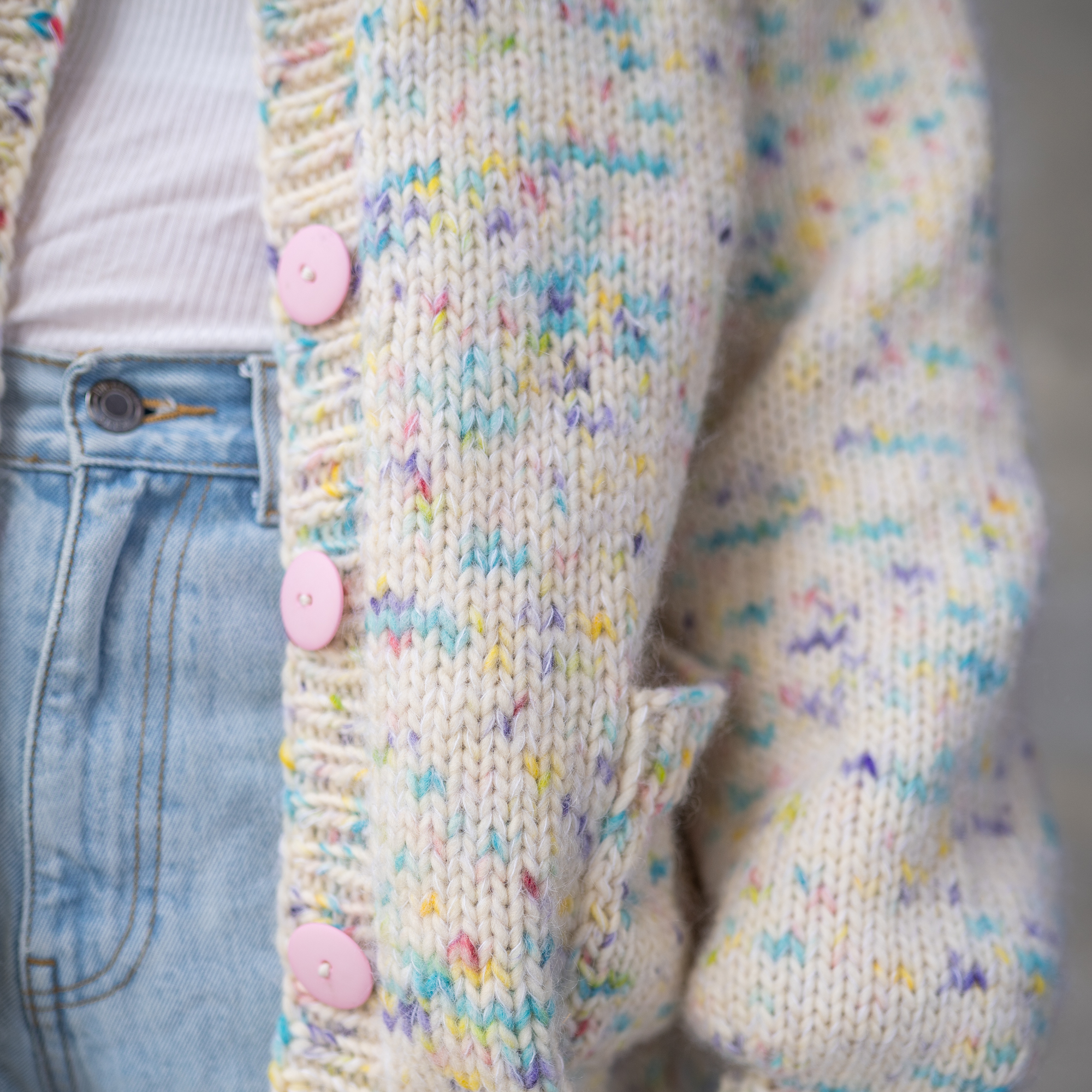 71154-Tutti-Frutti-Cardigan-dame-kit - HipKnitShop cardigan women pattern