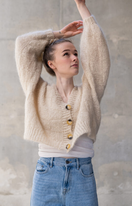 Showtime cardigan strikkeoppskrift