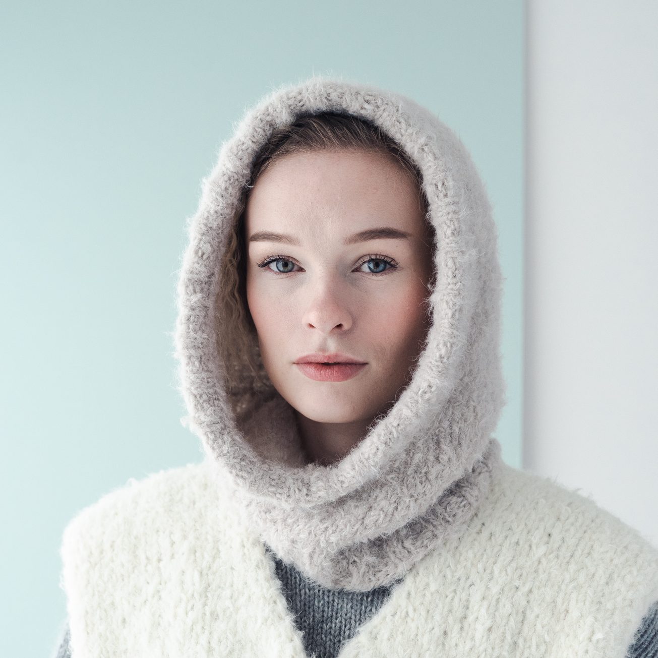 82324-Eventyr-vest-kit-10 - HipKnitShop Knitted Hoodie pattern