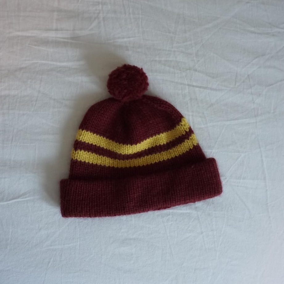 86529-Harry-lue-strikkeoppskrift-1 - HipKnitShop harry potter lue strikkeoppskrift