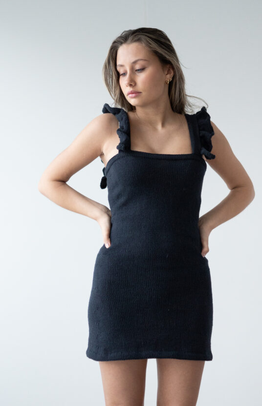 kjole bomull strikkeoppskrift