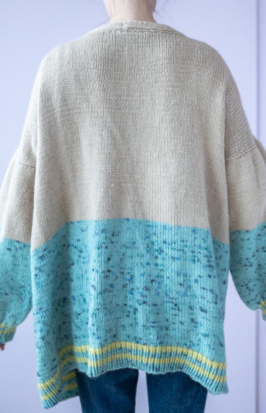 strikkeoppskrift lang cardigan med lommer