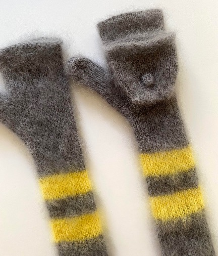 Knitted long mittens with flap