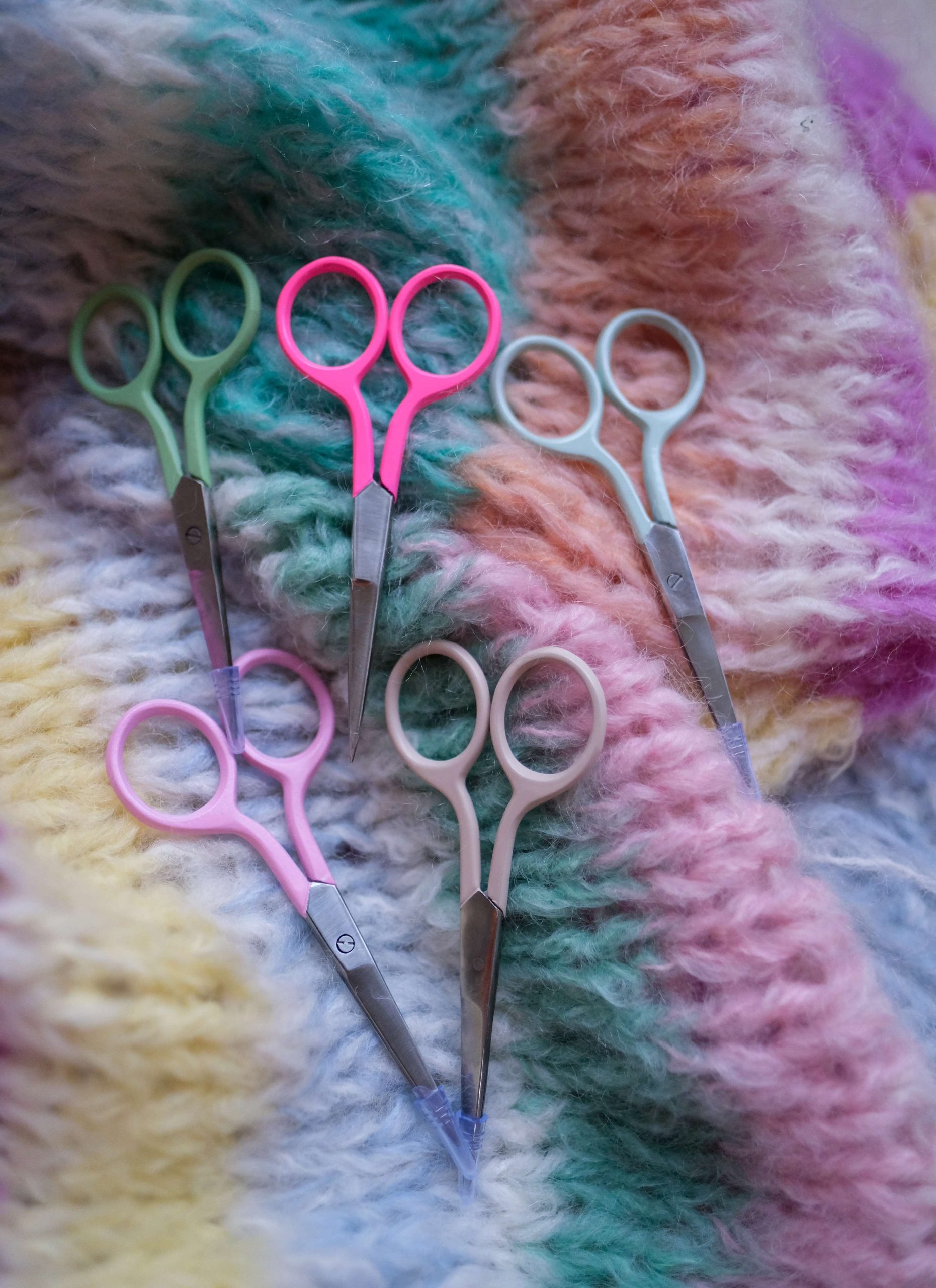 Knitting scissors in. Small scissors for knitting / craft / art / embroidery. Small scissors airplane webshop