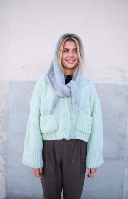 strikket skjerf sjal oppskrift enkelt trekantskjerf merino