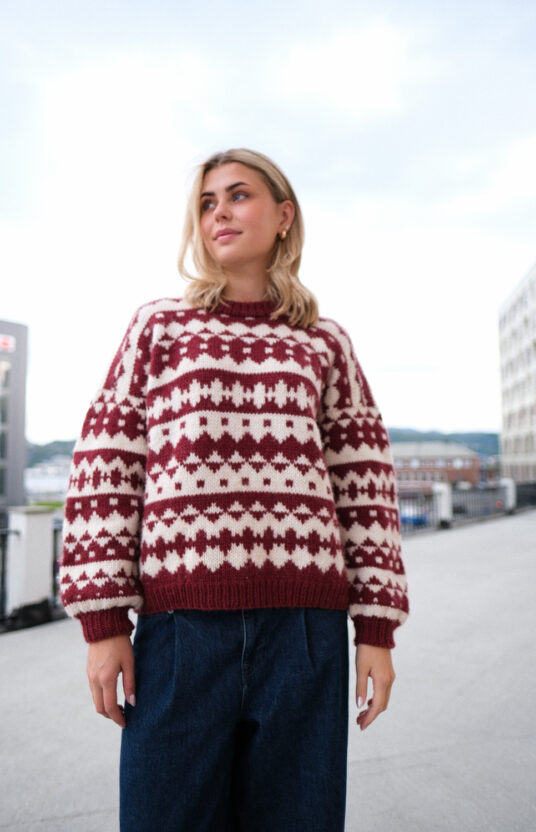 Strikkegenser med mønster dame oppskrift inspirasjon strikkegenser dame ungdom