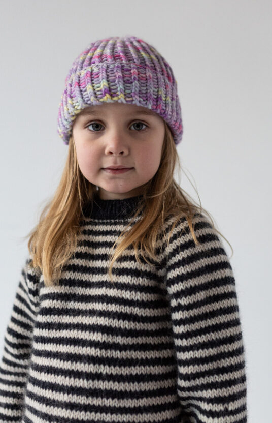 strikkelue barn ribb oppskrift