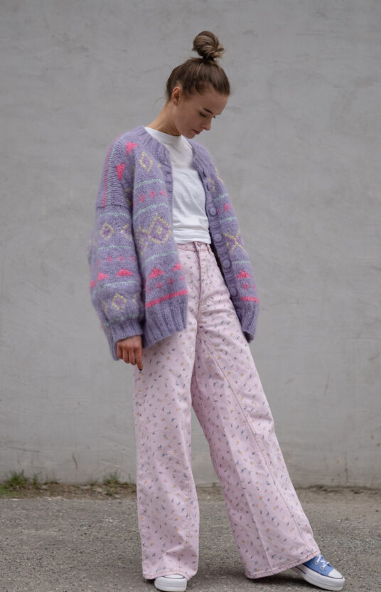 strikkejakke med mønster og farger fame jakke dame