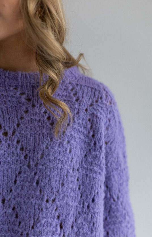 strikkeoppskrift genser med hullmønster eyelet pattern sweater pattern