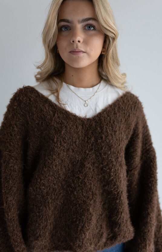 Oppskrift til deilig genser strikket i wild garn