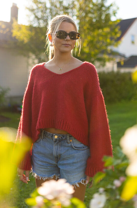 strikkegenser v hals hverdag dame strikkeoppskrift