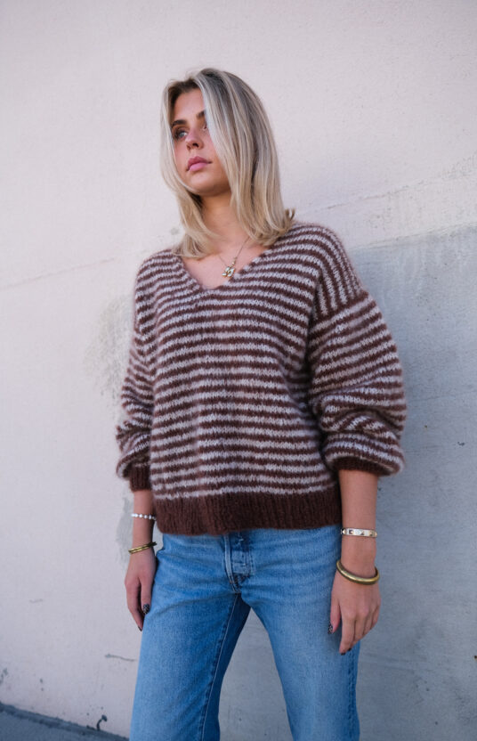 Strikkeoppskrifter dame v hals genser med striper hverdagsgenser