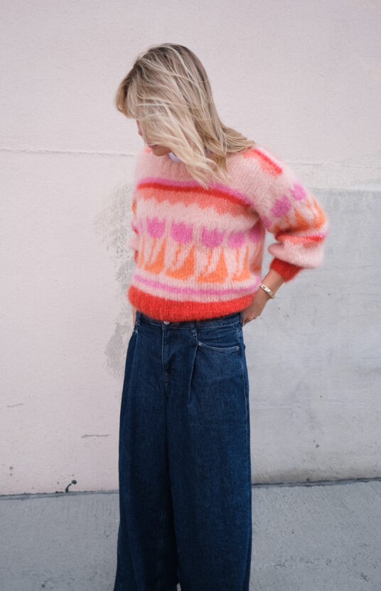 strikkeoppskrift genser blomster tulipaner 80talls fluffy fargerik strikk