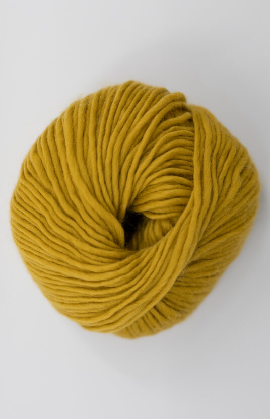 garn okerfarget ren ull for tykke pinner høstfarger inspirasjon. Garn med farger nettbutikk garn og strikkeoppskrifer