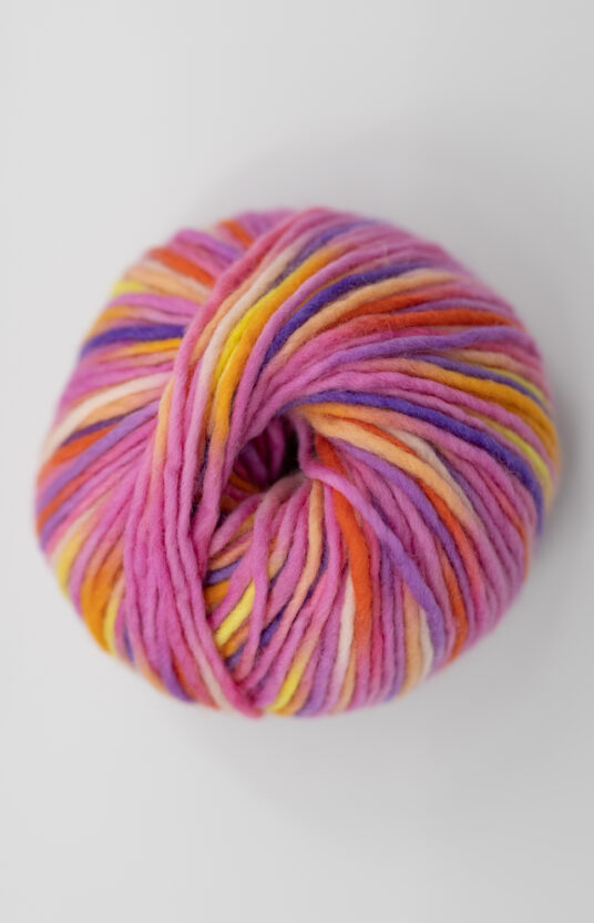 håndfarget garn fargerikt ullgarn knall rosa hip wool nettbutikk