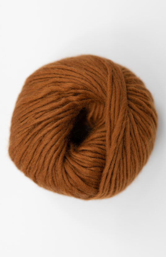 brunt tykt fargerikt nettbutikk Hip Wool kastanjefarget mulesingfri dyrevennlig garn