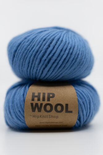 Medium Blue Yarn: Online shop for yarn and knitting in vibrant colors. Colorful yarn and knitting. Hip Wool: Thick needles