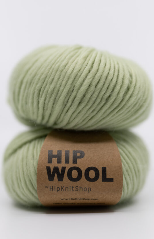 pistasjgrønn garn strikkeprosjekt tykke pinner. Ullgarn som ikke klør. Hip Wool nettbutikk.
